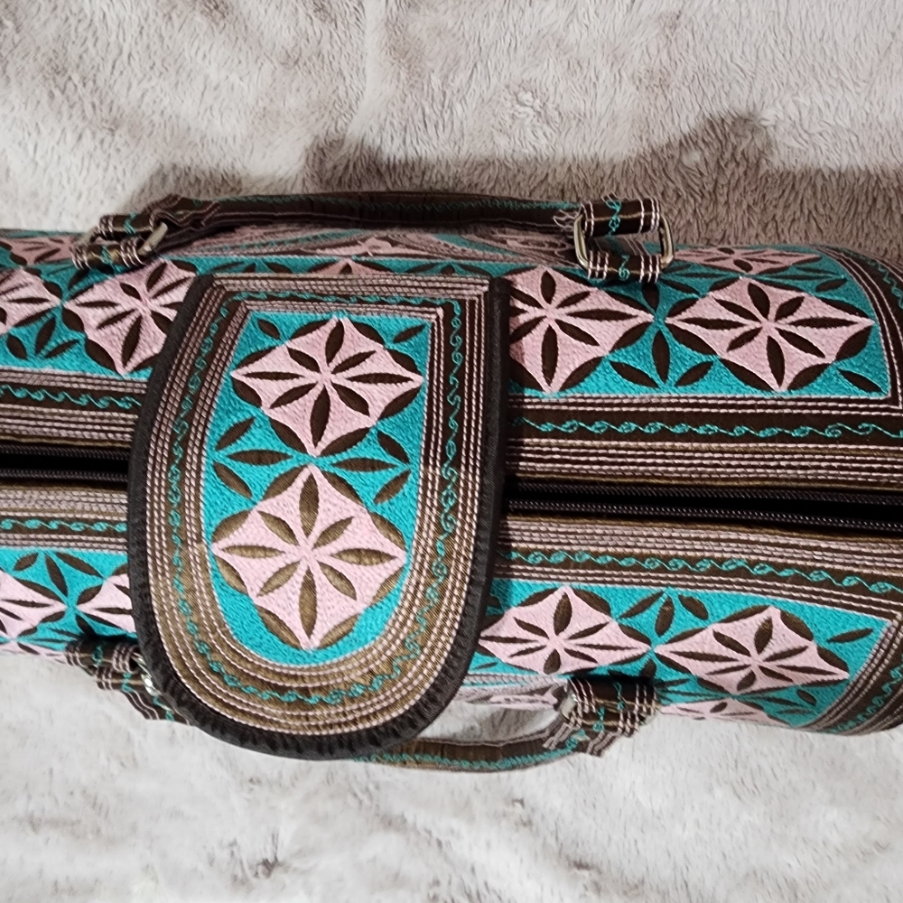 Embroidered Banda Bag - Picture 2 of 3